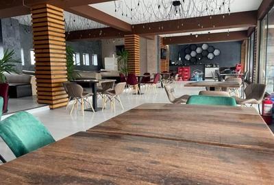 Spatiu comercial - 200 mp utili - zona cu vad excelent (pietonal & auto) - 3