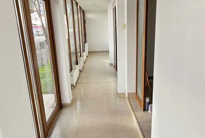 Spațiu comercial, de 102 mp, în Central - 2