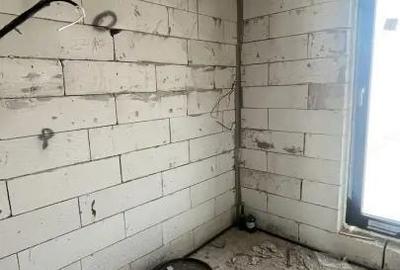 Casă cu Teren 242 Mp în Central - 5