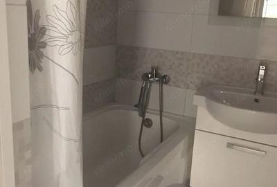 Garsonieră decomandată în Girocului