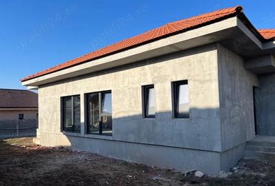 Casă individuală cu 4 camere cu Canalizare în Micești - 1