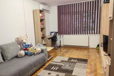 Apartament cu 2 camere DECOMANDAT - 1