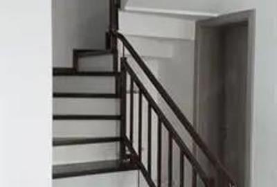 Casă cu Teren 300 Mp în Central - 11