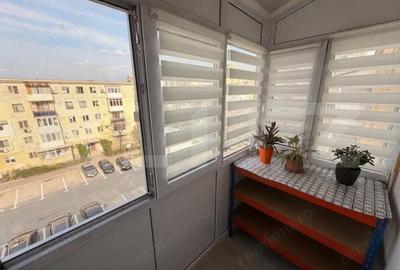 Apartament cu 2 camere semidecomandat în Craiovița Nouă - 2