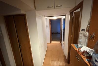 GARA VAMA VECHE 2 CAMERE DECOMANDAT 56 MP BLOC 1985  COD 160854 - 5