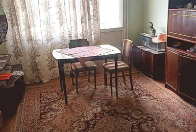 Apartament cu 3 camere decomandat în Petros - 9