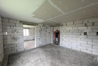 Casa la tara de vanzare, cu 13 ari de teren, la 40 km de Bi - 30