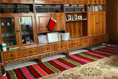 Casa cu etaj, teren 357 mp , pretabila - clinica, birouri, locuinta - zona centrala - 2