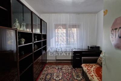 Apartament cu 3 camere, etaj 1, centrala proprie,  Lipovei - 9