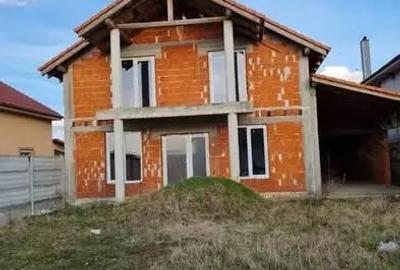 Casă cu Teren 140 Mp în Nojorid