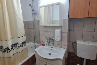 Apartament cu 3 camere decomandat în Central - 1