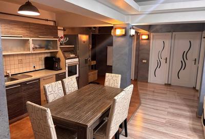 Apartament cu 4 camere decomandat în Traian