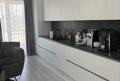 Apartament cu 3 camere decomandat în Central - 1