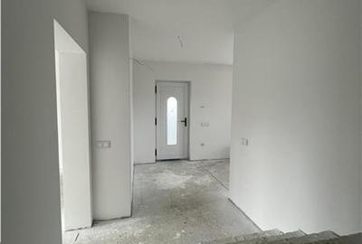 Duplex cu 4 camere cu Canalizare în Aeroport - 20