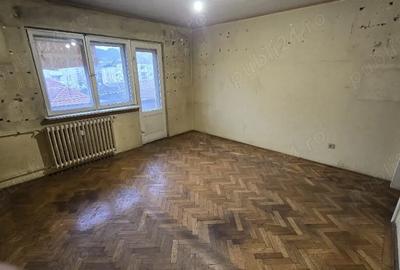 Apartament cu 3 camere decomandat în Central - 1