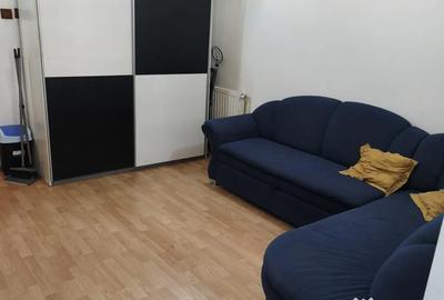 Garsonieră decomandată în Central - 2