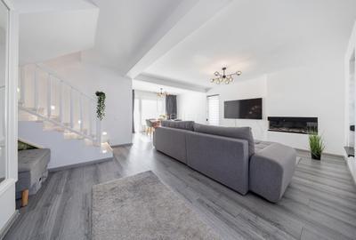 Casă individuală cu 4 camere cu Canalizare în Central - 2