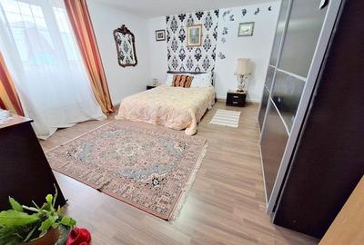 Casă individuală cu 8 camere cu Teren 421 Mp în 9 Mai - 11