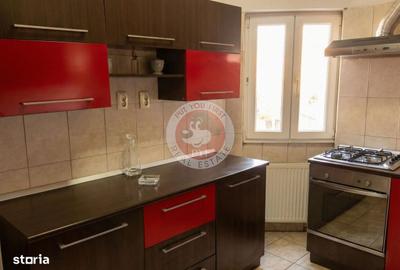 Apartament cu 5 camere decomandat în Romană - 9