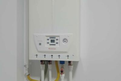 Garsonieră decomandată în Central - 1