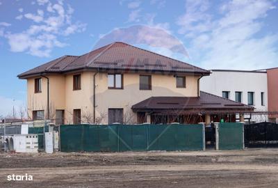 Casă cu 5 camere cu Teren 500 Mp în Sânpetru