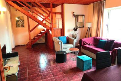 Casă cu 4 camere semidecomandat în Iedera - 1