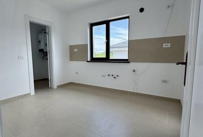 Casă cu 4 camere în Curtești - 14