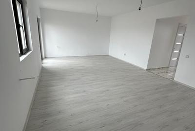 Casă cu 5 camere cu Teren 248 Mp în Central - 4