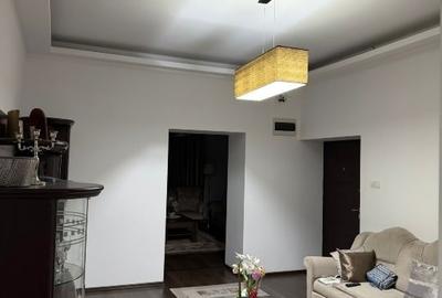 Apartament cu 3 camere circular, mobilat în Sinaia - 1