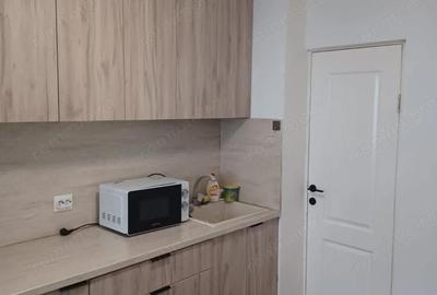Apartament cu 3 camere decomandat în Crângași