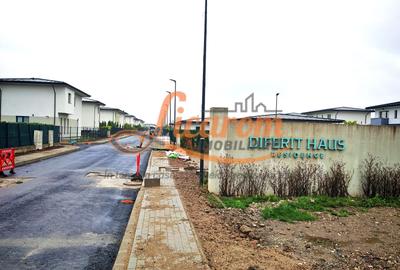 Casă individuală cu 4 camere cu Canalizare în Cristian