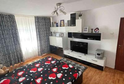 Apartament cu 2 camere decomandat în Exterior Vest