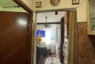 Garsonieră decomandată în Tractorul - 4