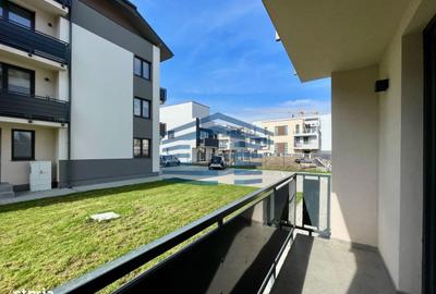 Apartament cu 2 camere decomandat în Tractorul