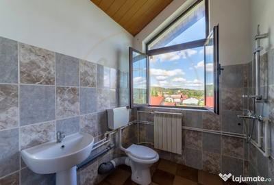 Casă cu 7 camere cu Canalizare în Bascov