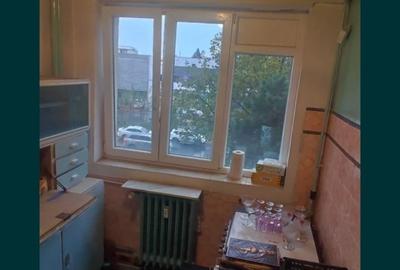 Apartament cu 2 camere decomandat în Mihai Bravu