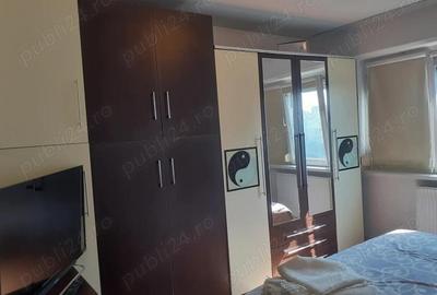Apartament cu 3 camere decomandat în Barieră