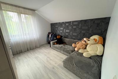 Proprietar ,  vând casă P+ 1 +Pod construită din cărămidă, cu curte de 1.641 mp - 5