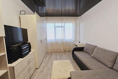 Garsoniera cu grup sanitar propriu, zona Port, renovata, mobilata, libera ! - 1