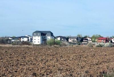 Teren Construcții intravilan de 4430 mp, în Ostratu