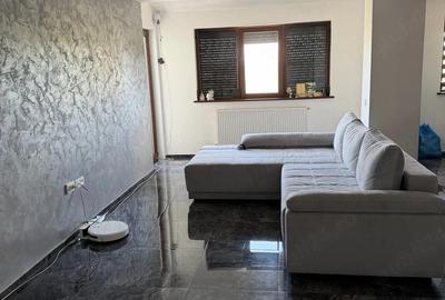 Apartament cu 3 camere decomandat în Central - 1