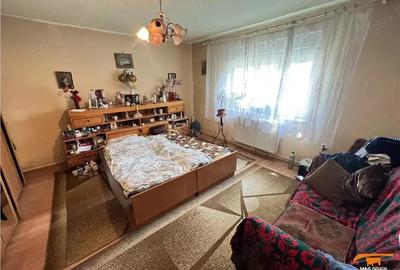 Casa pentru 2 familii zona Ghiroda, CENTRALA, teren 570mp - 1