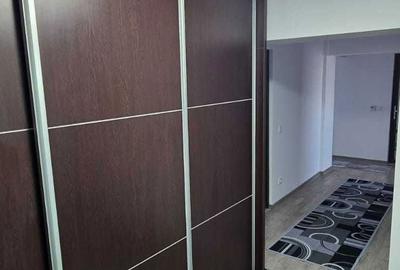 Apartament cu 4 camere decomandat în Central - 1