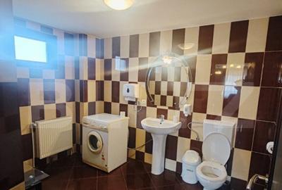 Spațiu comercial, de 250 mp, în Central - 13