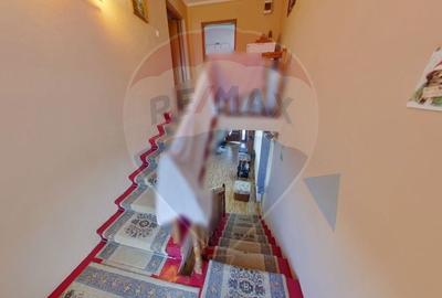 Casă cu 4 camere cu Teren 900 Mp în Est - 6