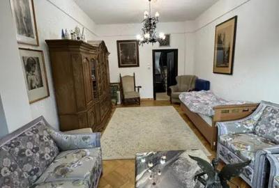 Vila tip duplex, zona Democratiei - 1
