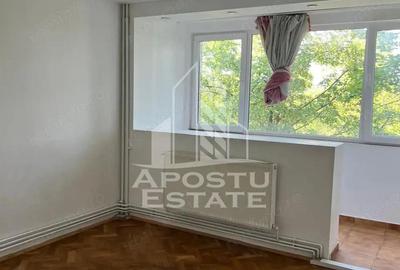 Apartament cu 2 camere, decomandat, zona Jude?ean