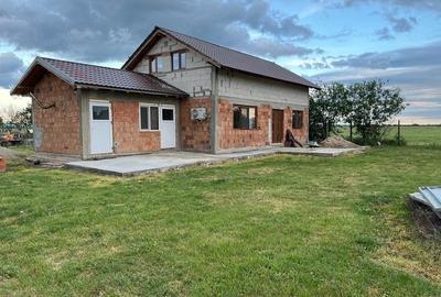 Casă cu Teren 120 Mp în Sacoșu Turcesc - 1