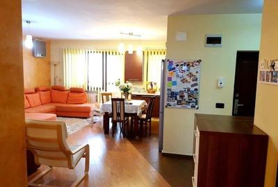 Apartament cu 3 camere semidecomandat, mobilat în Andrei Mureșanu