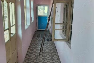 Casă cu 3 camere cu Teren 1100 Mp în Robănești - 2